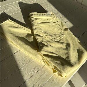 Jordache midrise skinny size 8 Light Yellow Women's Jeans like new
